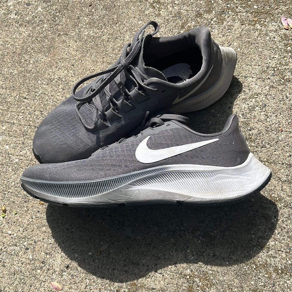 Brand new nike shoes